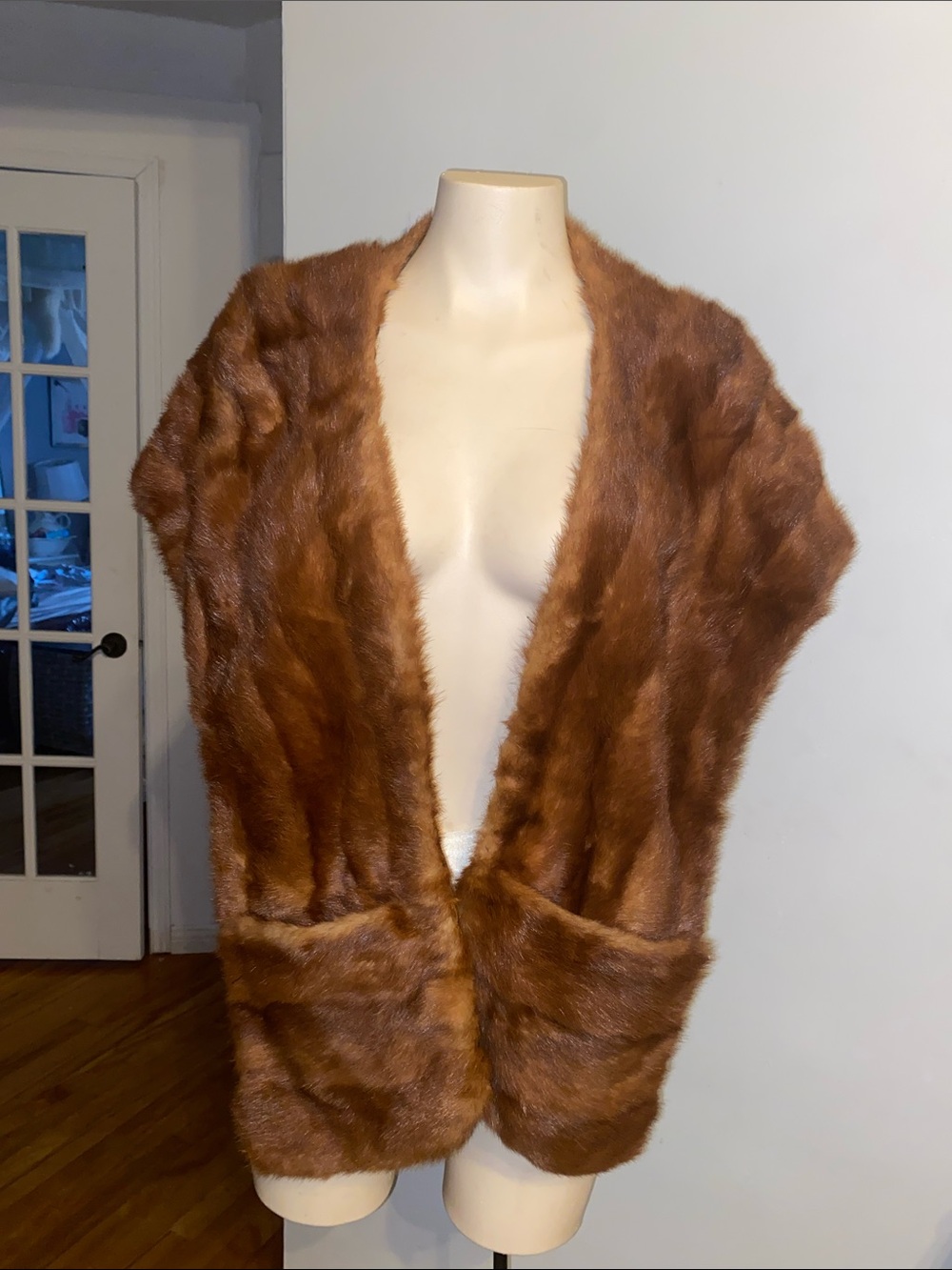 Vintage mink fur stole/cape With Pockets